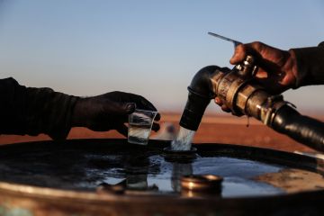 سببان وراء تراجع تهريب المحروقات بين سوريا ولبنان سببان وراء تراجع تهريب المحروقات بين سوريا ولبنان