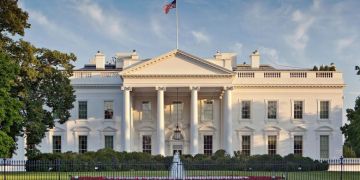 إدارة ترامب تطلب من المحكمة العليا إنهاء الحماية عن آلاف السوريين إدارة ترامب تطلب من المحكمة العليا إنهاء الحماية عن آلاف السوريين