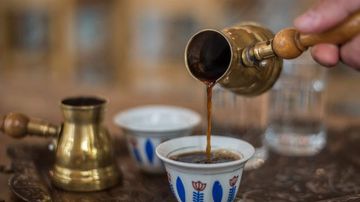اعتماد القهوة اللبنانية بدل التركية في المطاعم... جدل في لبنان حول أصل التسمية