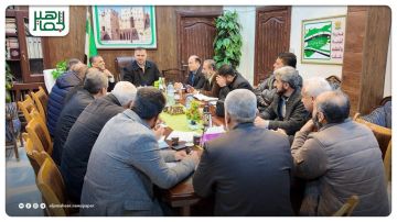 مدير تربية حلب يناقش تطوير العملية التعليمية وإنشاء مجمعات جديدة في المحافظة
