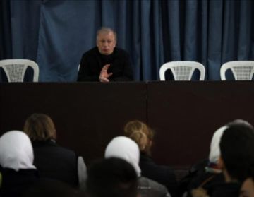 جوان جان ومشاهد من ذاكرة المسرح السوري جوان جان ومشاهد من ذاكرة المسرح السوري