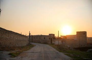 سوريا.. خلاف عائلي يتحول إلى اشتباك مسلح في دير الزور (فيديو) سوريا.. خلاف عائلي يتحول إلى اشتباك مسلح في دير الزور (فيديو)