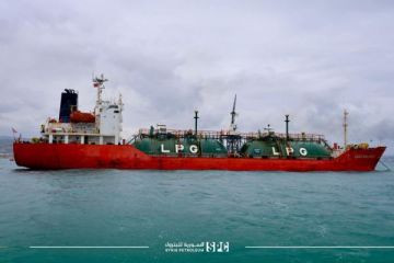 وصول شحنة جديدة من الغاز إلى مصب بانياس البحري وصول شحنة جديدة من الغاز إلى مصب بانياس البحري