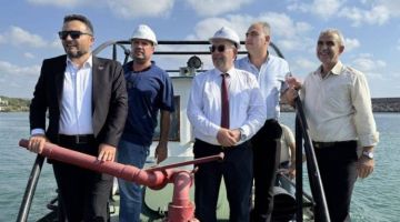 تكتم وعدم إفصاح.. ثلاثة أسئلة على هامش تصدير أول شحنة نفط سورية منذ 14 عاما