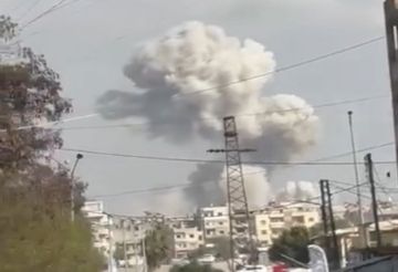 سوريا.. سحابة دخان ضخمة جراء انفجار صاروخ في حمص وسط البلاد (فيديوهات صور) سوريا.. سحابة دخان ضخمة جراء انفجار صاروخ في حمص وسط البلاد (فيديوهات صور)