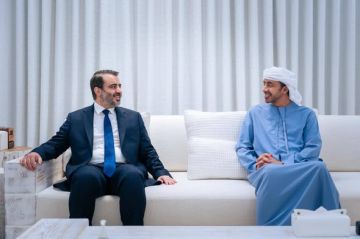 الشيباني يلتقي نظيره الاماراتي في أبو ظبي ويسلمه رسالة من الشرع الى رئيس الامارات