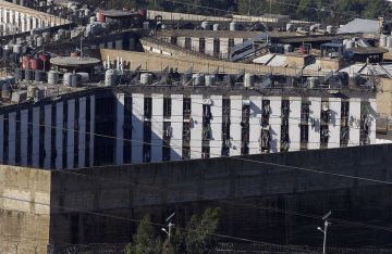 لبنان يسلم دمشق 136 سجينا لاستكمال محكوميتهم في سوريا