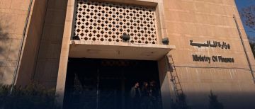 المالية تصدر قرارا يقضي باستيفاء سلفة ضريبية من المستوردين