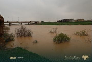 مصادر أهلية لـRT: إغلاق الطريق الدولي M4 بين تل تمر وحلب شمال سوريا بعد فيضان نهر الخابور مصادر أهلية لـRT: إغلاق الطريق الدولي M4 بين تل تمر وحلب شمال سوريا بعد فيضان نهر الخابور