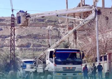 شبكة كهربائية جديدة في حي العمال بدير الزور 