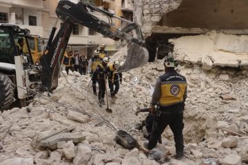 وفاة 8 أشخاص بانهيار مبنى سكني في حي الأشرفية حلب