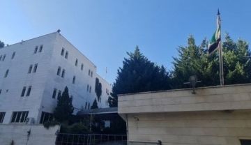 السفارة السورية ببيروت : نتابع تداعيات قصف اسرائيلي تسبب بمقتل سوريين جنوب لبنان