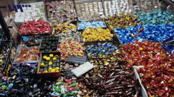 رصد لأسعار الشوكولا والسكاكر في دمشق وريفها.. ماذا عن بضاعة البسطات؟