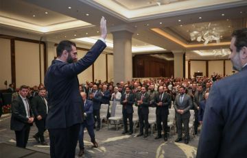 شو عم تخوفني... حديث عفوي بين الشرع وملاكم سوري في برلين