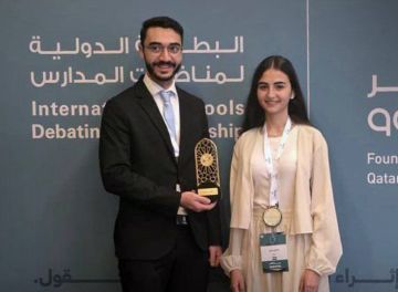 طالبة سورية تنال لقب أفضل متحدث في البطولة الدولية لمناظرات المدارس في قطر