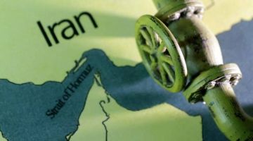 توقعات باستمرار ارتفاع النفط مع تزايد المخاطر في مضيق هرمز