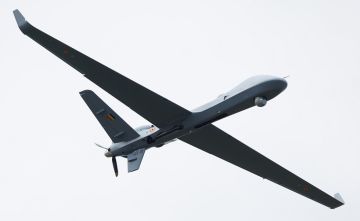 مسيرة بريطانية تحلق فوق لبنان بالقرب من الحدود السورية مسيرة بريطانية تحلق فوق لبنان بالقرب من الحدود السورية