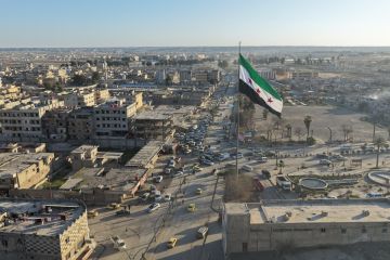 سوريا.. حارس موقع هرقلة الأثري يعيد كنوزا أثرية أخفاها 12 عاما لحمايتها في الرقة (فيديو)