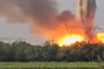 درعا : ضحايا و مصابون جراء انفجارات في ما يعتقد أنه مستودع أسلحة قرب أوتستراد دمشق ( فيديو )