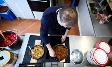 رويترز : تزايد رفض طلبات لجوء الأقليات السورية في أوروبا