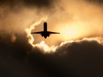 سوريا تعلن فتح الأجواء واستئناف العمل في مطار دمشق الدولي