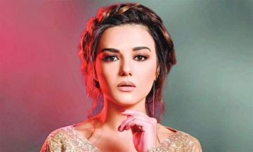 بعد اعتزالها التمثيل...دانا مارديني تثير موجة غضب بعد تصوير نفسها داخل الحمام