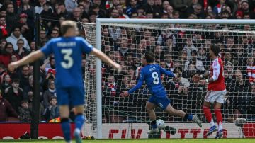 ارسنال يسقط على ملعبه أمام بورنموث ويمنح مانشستر سيتي الامل بإحراز اللقب