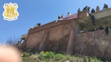 رافعين شعار الاستيطان في سوريا.. عشرات المستوطنين يتسللون إلى بلدة الحضر (فيديو)