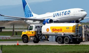 ارتفاع أسعار وقود الطائرات يجبر شركات الطيران على خفض عدد الرحلات عالميا