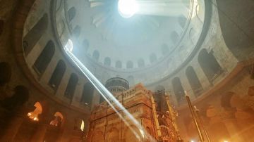 وصول شعلة النور المقدس إلى درعا بعد انقطاع منذ عام 2010 (فيديوهات) وصول شعلة النور المقدس إلى درعا بعد انقطاع منذ عام 2010 (فيديوهات)