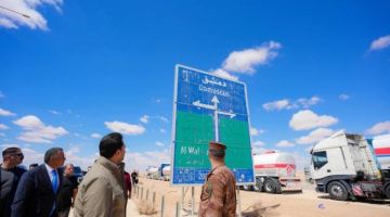 العراق يبدأ بتصدير نفطه بالصهاريج عبر معبر التنف السوري