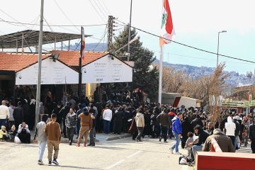 إعلام: تراجع إسرائيلي عن استهداف معبر المصنع بعد اتصالات مكثفة بوساطة عربية ودولية