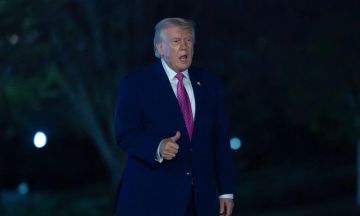 ترامب يعلن تطهير هرمز.. مدمرة أمريكية مهددة بالقصف تقترب من المضيق والمفاوضون يتلقون وجها لوجه ترامب يعلن تطهير هرمز.. مدمرة أمريكية مهددة بالقصف تقترب من المضيق والمفاوضون يتلقون وجها لوجه