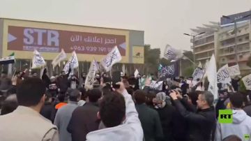 لليوم الثالث على التوالي.. مظاهرات شعبية واسعة في سوريا رفضا لقرار الكتيست ودعما للأسرى الفلسطينيين لليوم الثالث على التوالي.. مظاهرات شعبية واسعة في سوريا رفضا لقرار الكتيست ودعما للأسرى الفلسطينيين