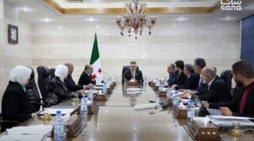 ما آخر تطورات مشروع مرسوم إعادة الموظفين المفصولين بسبب دعمهم للثورة؟