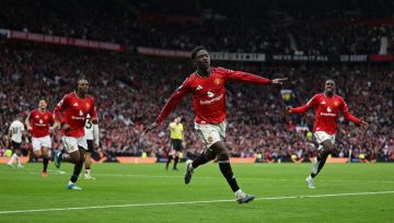 مانشستر يونايتد يحقق فوزا مثيرا على غريمه ليفربول يؤهله رسميا الى دوري أبطال أوروبا
