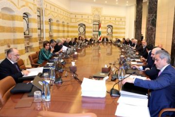 الرئيس اللبناني يناقش إنشاء لجنة عليا مشتركة للتعاون بين لبنان وسوريا الرئيس اللبناني يناقش إنشاء لجنة عليا مشتركة للتعاون بين لبنان وسوريا