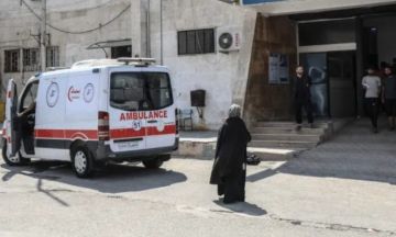 وفاة قابلة قانونية شابة بعد ولادتها في إدلب تثير اتهامات بالإهمال الطبي وتسريب صورها من العناية المشددة وفاة قابلة قانونية شابة بعد ولادتها في إدلب تثير اتهامات بالإهمال الطبي وتسريب صورها من العناية المشددة
