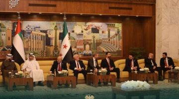 وفد يقوده وزير التجارة الإماراتي.. يصل إلى دمشق