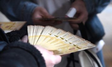 سعر صرف الدولار و اليورو و الذهب مقابل الليرة السورية الجمعة 22 5 2026 سعر صرف الدولار و اليورو و الذهب مقابل الليرة السورية الجمعة 22 5 2026