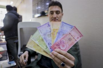 سوريا.. قرار جديد بشأن فترة استبدال العملة القديمة