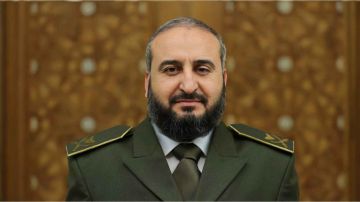 وزير الدفاع يبحث مع رئيس هيئة الاركان العامة التركي تعزيز التعاون العسكري