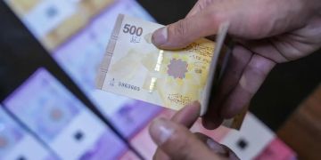 الرئيس الشرع يصدر مرسوما بزيادة معاشات المتقاعدين الرئيس الشرع يصدر مرسوما بزيادة معاشات المتقاعدين