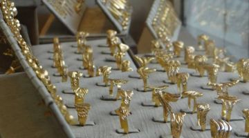 دولار الذهب الرسمي في دمشق قريب من سعر السوق دولار الذهب الرسمي في دمشق قريب من سعر السوق