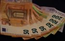 ما الذي يتبقى من راتب 100 ألف يورو بعد الضريبة في أوروبا ؟