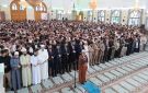 الشرع يؤدي صلاة عيد الأضحى في مدينة حلب