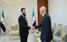 الشرع يبحث مستجدات الأوضاع مع المبعوث الأمريكي إلى سوريا توماس باراك