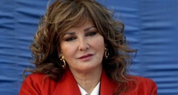 بعد سنوات من الغياب.. آثار الحكيم تكشف سبب اعتزالها التمثيل بعد سنوات من الغياب.. آثار الحكيم تكشف سبب اعتزالها التمثيل
