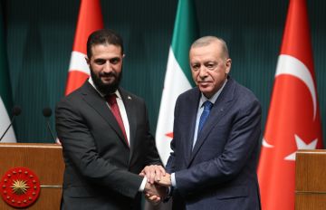 تركيا تفتح بوابات جديدة للتجارة مع سوريا تركيا تفتح بوابات جديدة للتجارة مع سوريا
