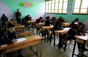 حالات اغماء وبكاء طلاب بكالوريا بسبب مادة الرياضيات حالات اغماء وبكاء طلاب بكالوريا بسبب مادة الرياضيات